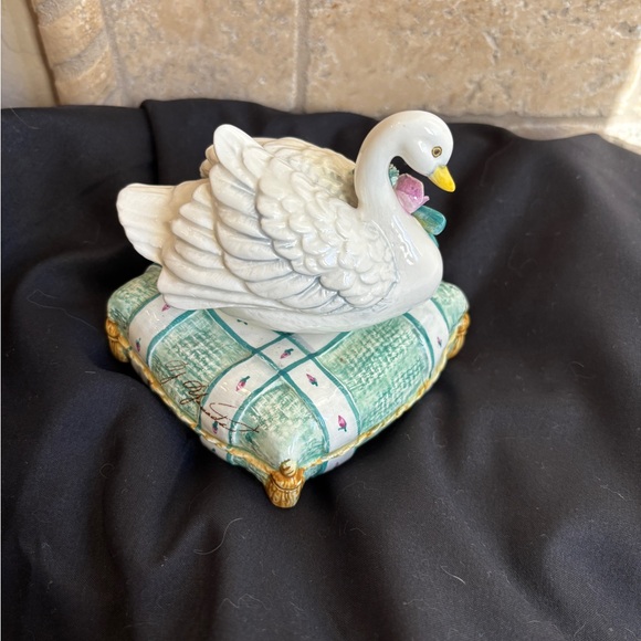schmidt Other - Schmidt Music Box Vintage White Swan or Goose Figurine on Green Cushion